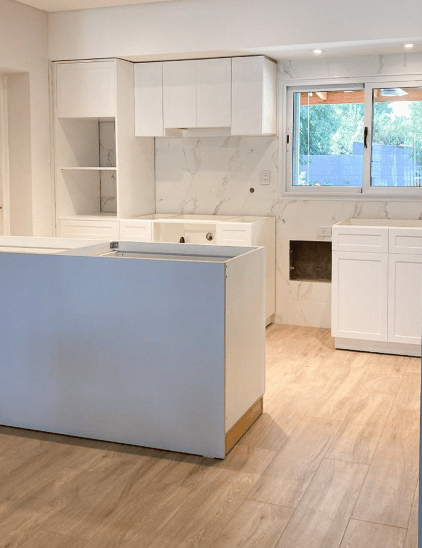 Cocina laqueada elegante y moderna - Imagen 19