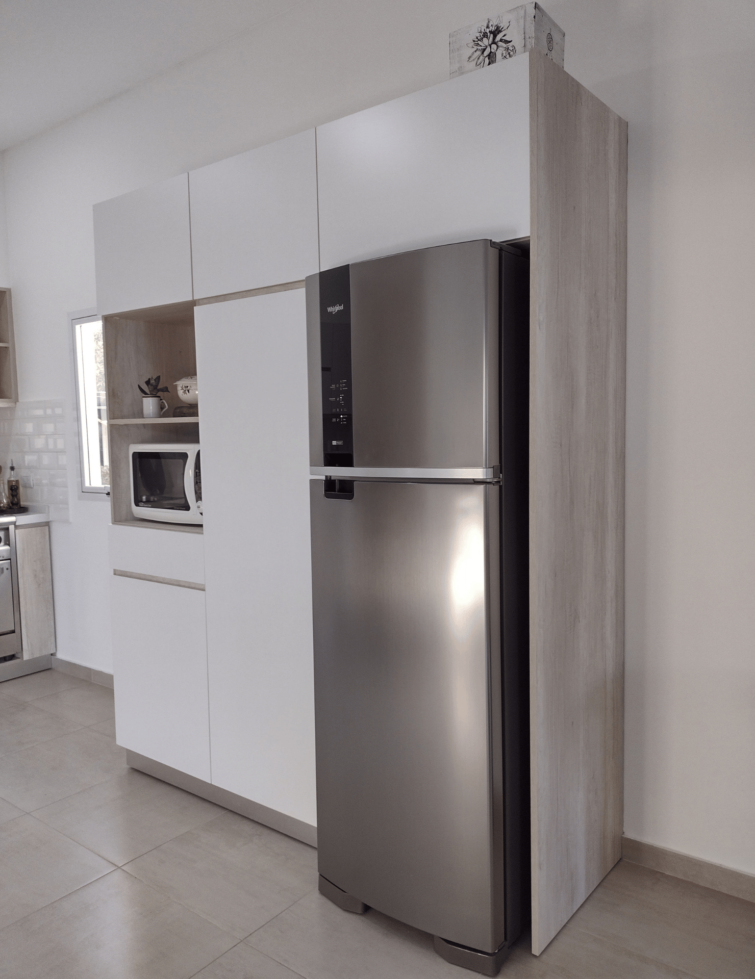 Cocina de melamina funcional y moderna - Imagen 11