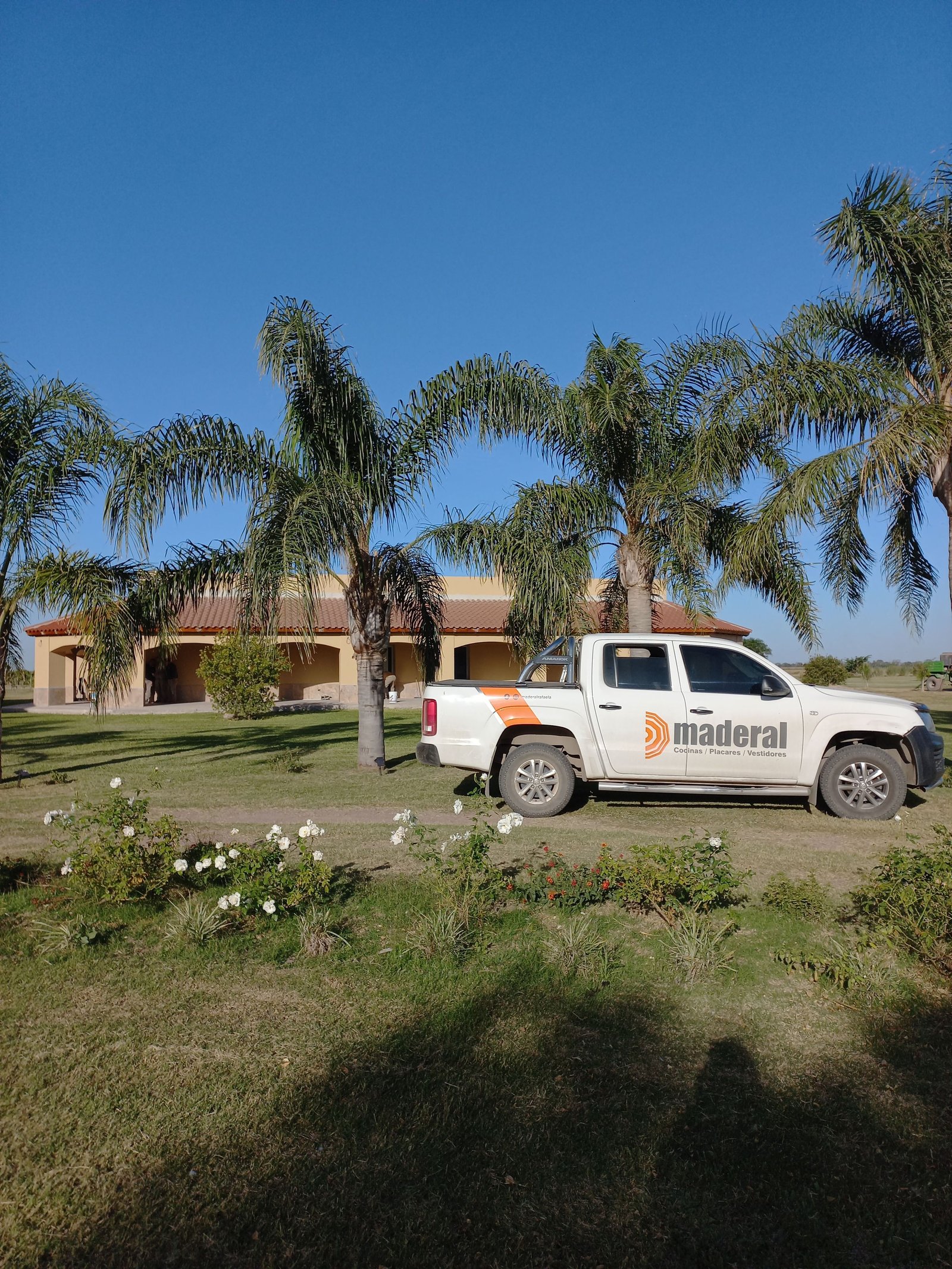 Muebles personalizados en La Martona - Imagen 1