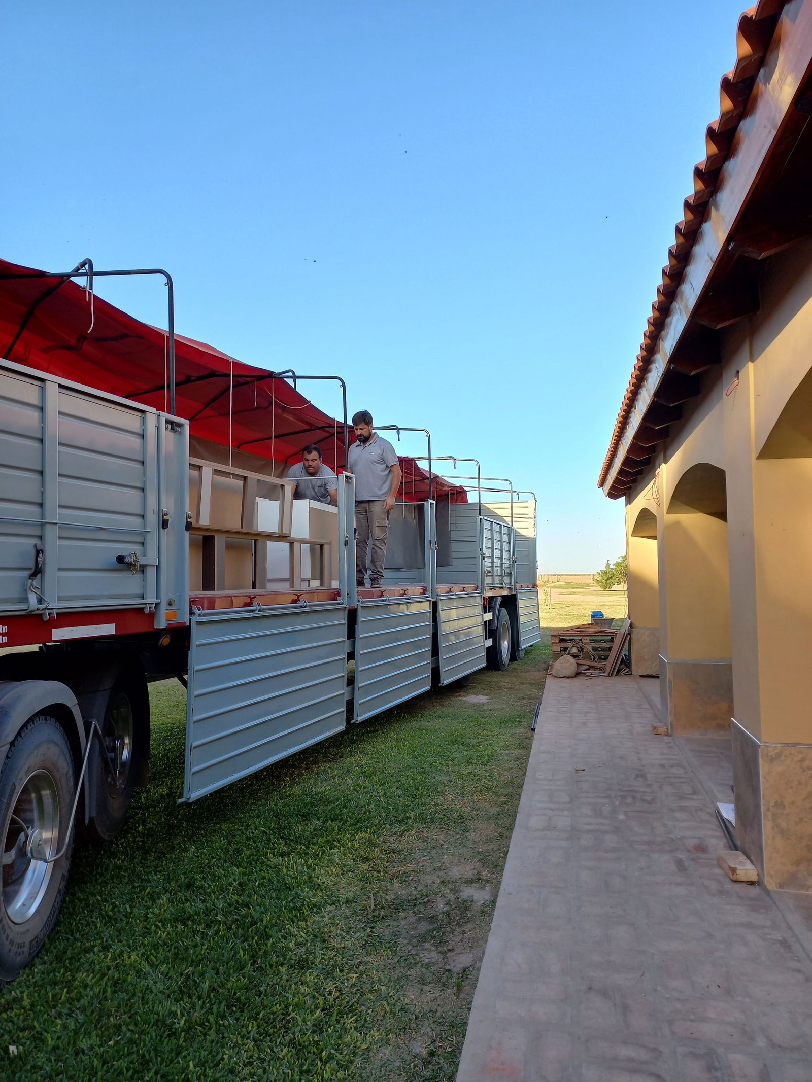 Mobiliario de lujo para La Martona - Imagen 3