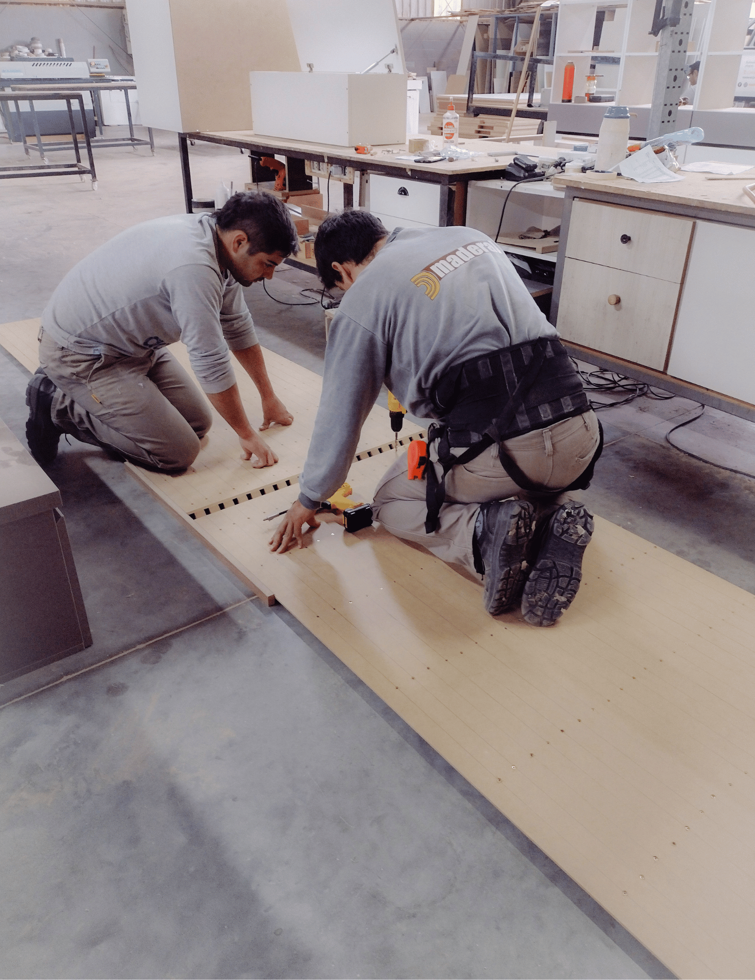 Diseño de muebles personalizados en Maderal S.A. - Imagen 6